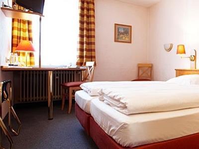 Smart Station Hotel